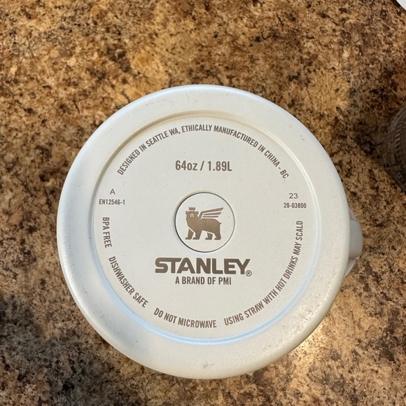 64 oz. Stanley Tumbler - Picture 5 of 5